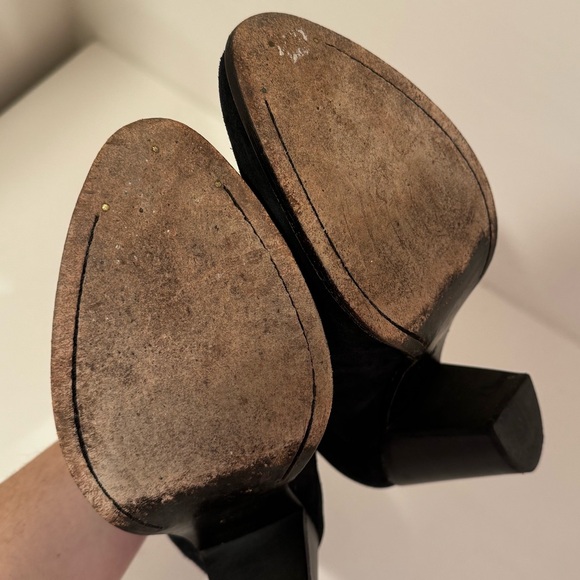 Frye Ilana Shootie - black suede - Picture 6 of 6